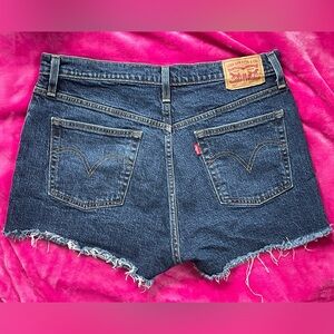 Levi’s 501 dark denim like new size W32
